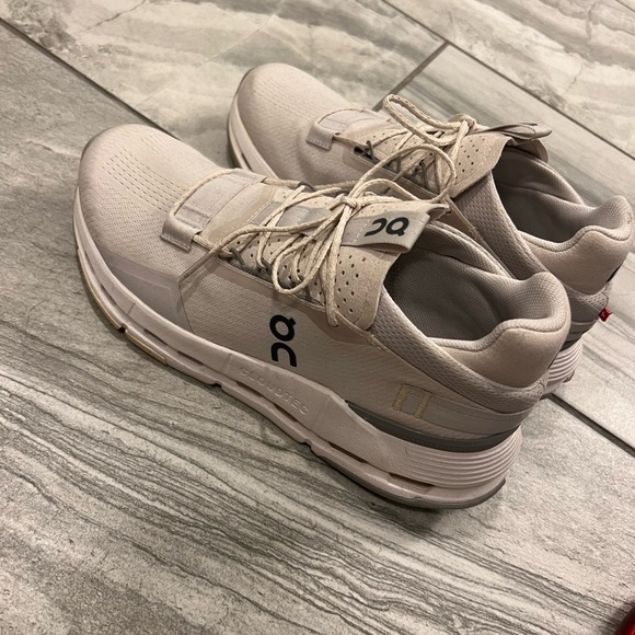 On cloud novas - Picture 2 of 6